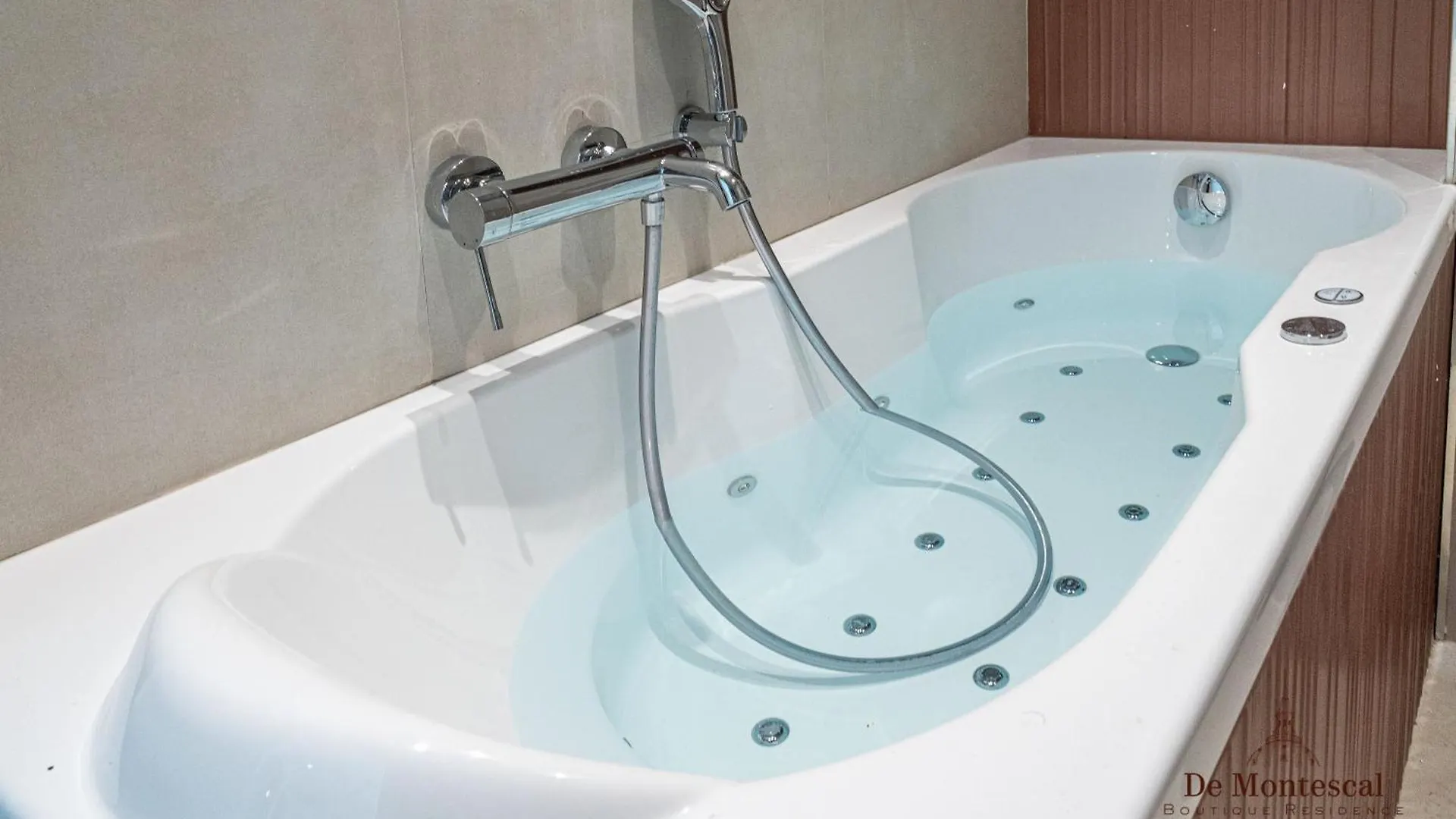 De Montescal - Hot Tub And Ac Cosy A Prime Location 40m2 Apartament