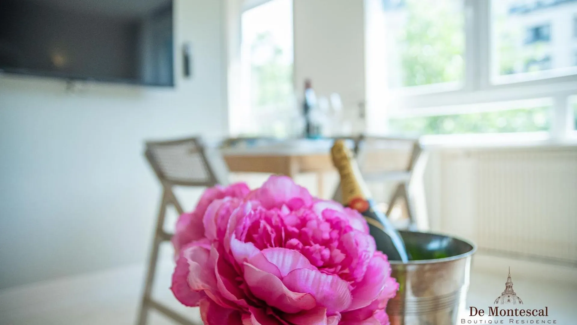 Apartment De Montescal - Hot Tub And Ac Cosy A Prime Location 40m2 Paris