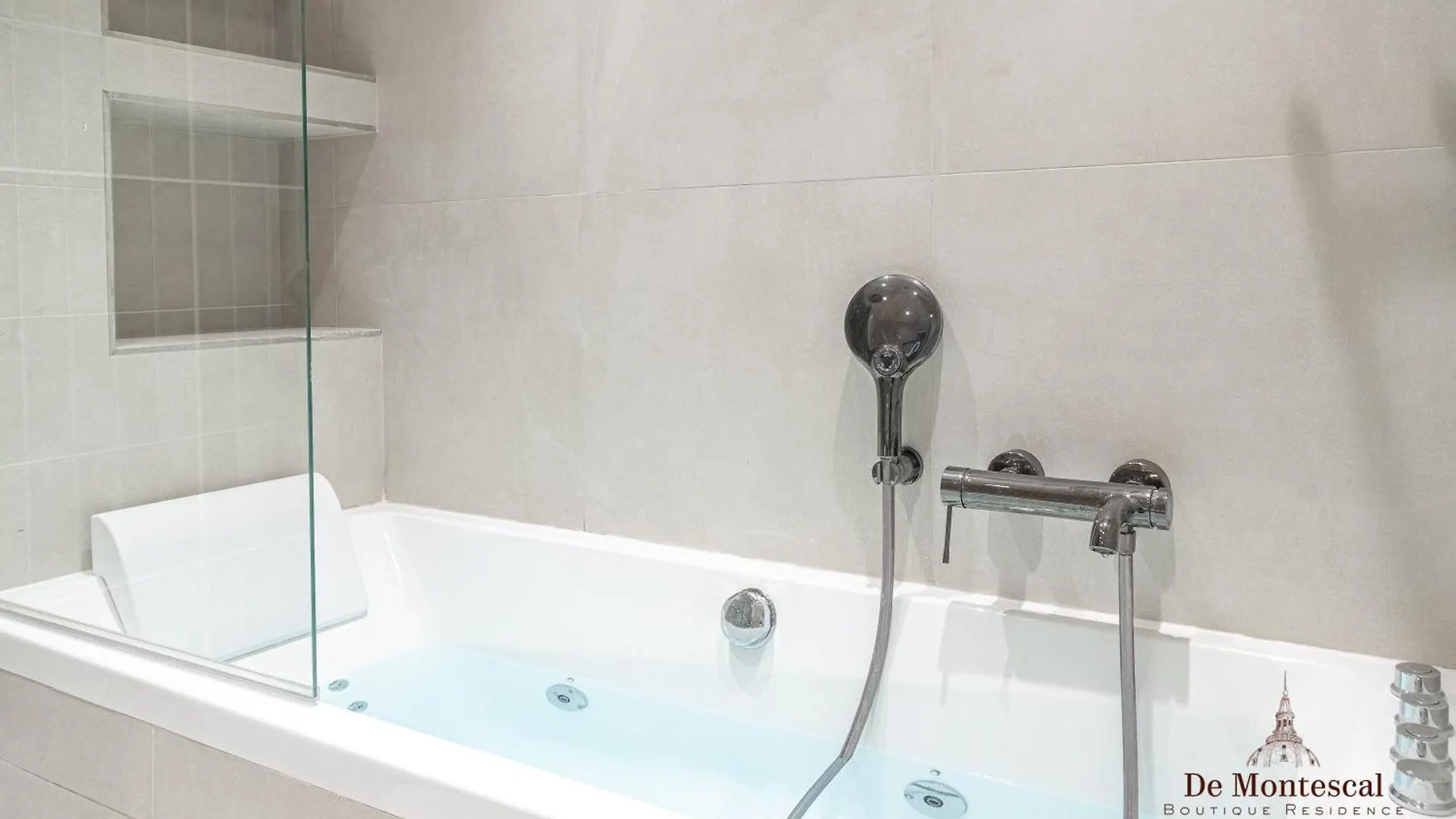 De Montescal - Hot Tub And Ac Cosy A Prime Location 40m2 * Paris
